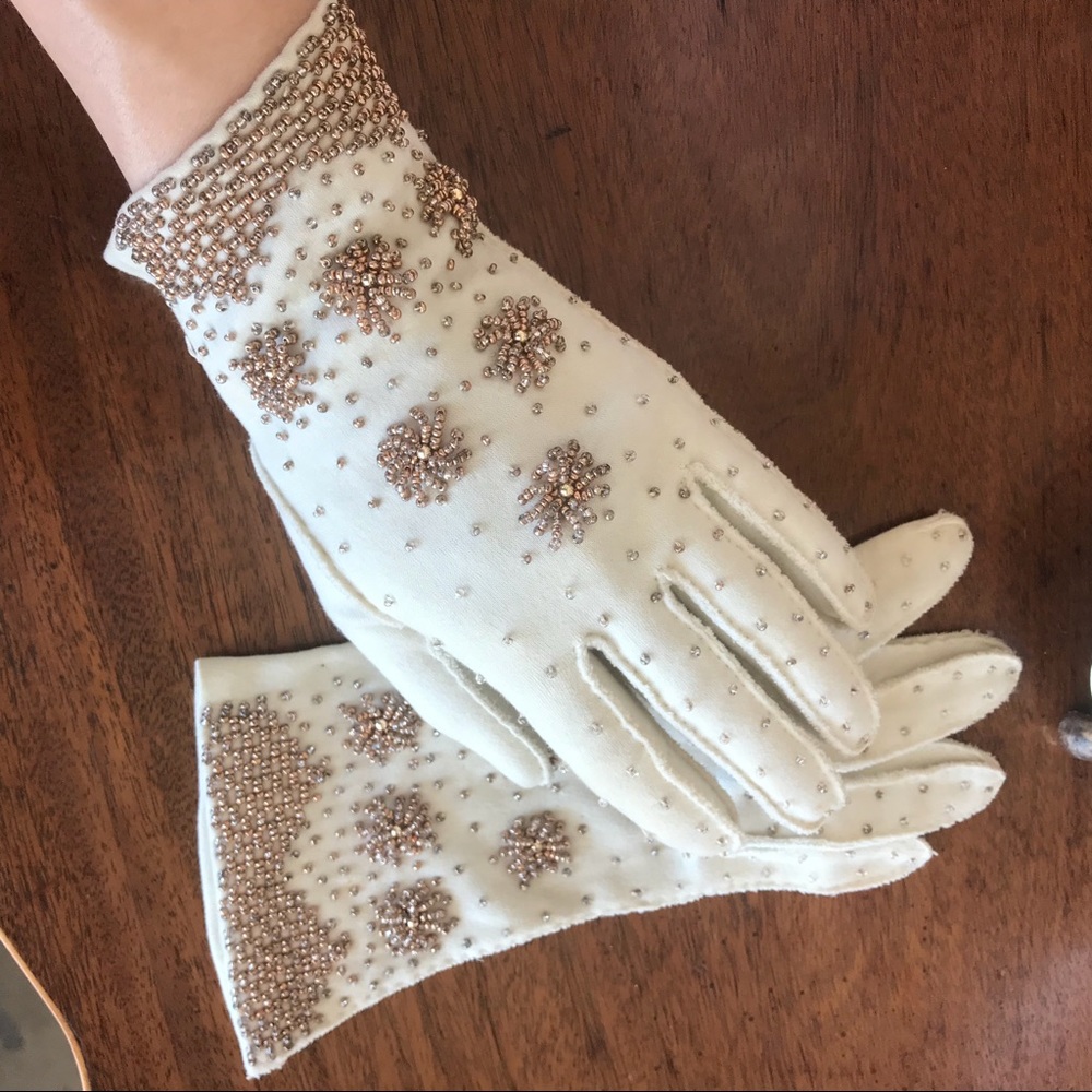 Vintage 50’s Olden beaded White cream gloves